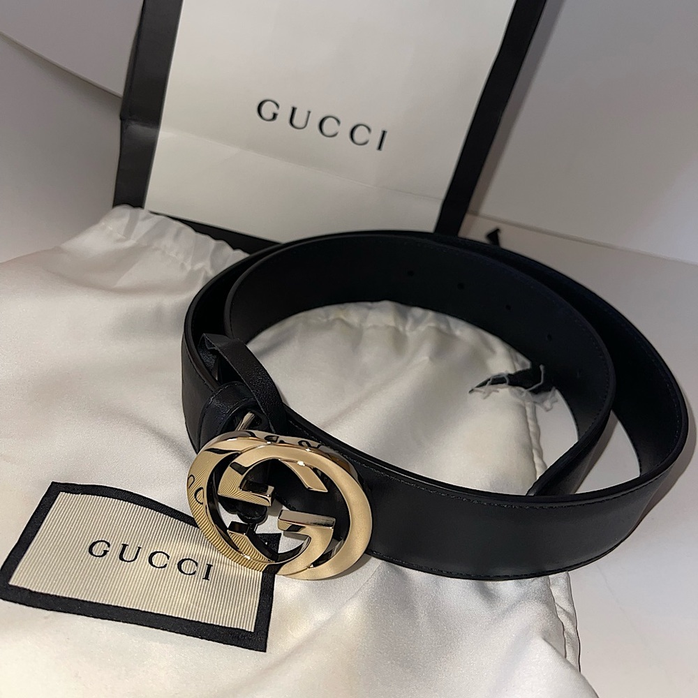 Women’s interlock gold Gucci belt